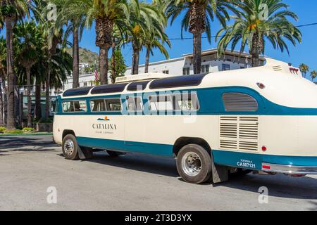 Avalon, CA, USA - 13 settembre 2023: Un autobus d'epoca della Flxible Clipper Series gestito dalla Catalina Island Company ad Avalon, California. Foto Stock