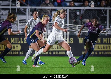 Cary, Stati Uniti. 22 ottobre 2023. Cary, Stati Uniti, 22 ottobre 2023: Delanie Sheehan (17 Gotham FC) durante i quarti di finale della National Women's Soccer League tra North Carolina Courage V Gotham FC al WakeMed Soccer Park di Cary, NC Stati Uniti (SOLO USO EDITORIALE). (Rebekah Wynkoop/SPP) credito: SPP Sport Press Photo. /Alamy Live News Foto Stock