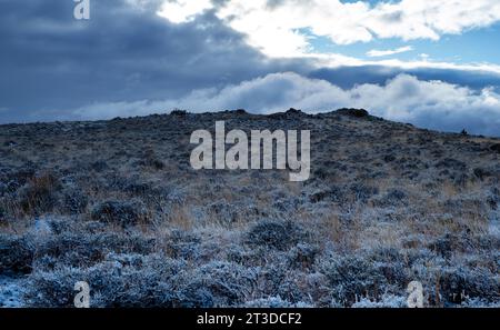 Area ricreativa Hartman Rocks. 14 ottobre 2023. Un'alba autunnale sull'ColoradoÕs alto paesaggio desertico dell'area ricreativa Hartman Rocks. Gunnison, Colorado. Credito: csm/Alamy Live News Foto Stock