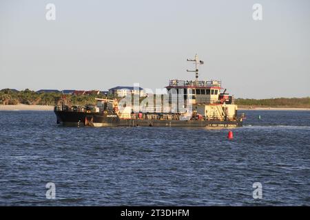 Il corpo DEGLI ingegneri dell'esercito DEGLI STATI UNITI nave Murden dragando ICW Foto Stock