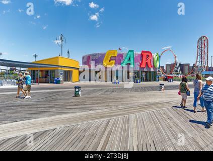 B&B Carousell (doppia L!) È una storica giostra di Coney Island con cavalli scolpiti da Marcus Illius e Charles Carmel. Foto Stock