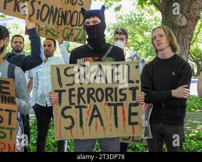 Australia, 25 ottobre 2023, circa 100 persone si sono riunite per protestare contro l'ambasciatore israeliano, Amir Maimon, al National Press Club of Australia - 25 ottobre 2023 Foto Stock