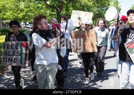 Australia, 25 ottobre 2023, circa 100 persone si sono riunite per protestare contro l'ambasciatore israeliano, Amir Maimon, al National Press Club of Australia - 25 ottobre 2023 Foto Stock