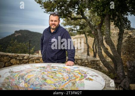 Francia, Gard, Chusclan, vigneti Cotes du Rhone, Maison Sinnae, cantina cooperativa Chusclan, castello Gicon Foto Stock