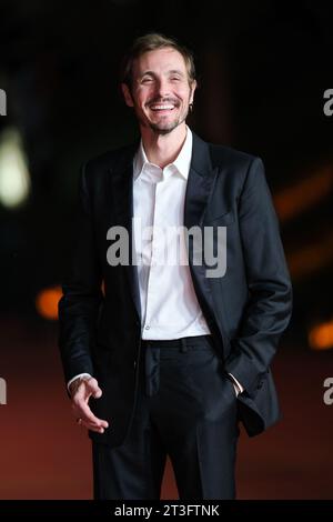 Roma, Italia. 24 ottobre 2023. Eros Galbiati partecipa al Red carpet di volare durante il 18° Festival del Cinema di Roma presso l'Auditorium Parco della musica di Roma. Credito: SOPA Images Limited/Alamy Live News Foto Stock