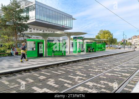 Ingresso nord della stazione TGV di Nantes - Gare de Nantes - Nord. Un importante interscambio di treni ad alta velocità con le linee del tram all'esterno. Foto Stock