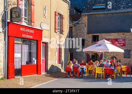 Francia, Loira Atlantica, penisola di Guerande, Piriac-sur-Mer, Place de l'Eglise Foto Stock