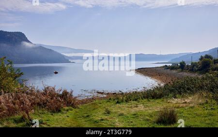 Una vista a sud-est di Loch Goil dal castello di Carrick. Argyll e Bute. Scozia, Regno Unito Foto Stock