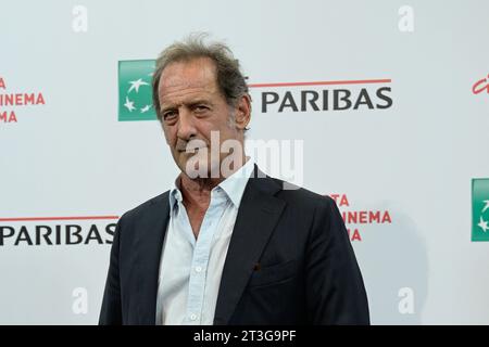 News - Photocall del film Comme un Fils Like a Son 18th Rome Film Festival Vincent Lindon partecipa alla photocall del film Comme un Fils Like a Son durante il 18th Rome Film Festival all'Auditorium Parco della musica il 25 ottobre 2023 a Roma. Roma Auditorium Parco della musica Italia Copyright: XFabrizioxCorradettix/xLiveMediax LPN 1102357 credito: Imago/Alamy Live News Foto Stock