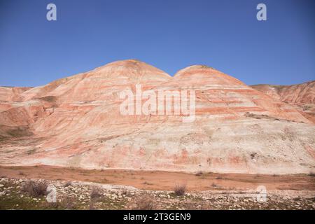 Le bellissime montagne rosse di Khizi sono simili al pianeta Marte. Azerbaigian. Foto Stock