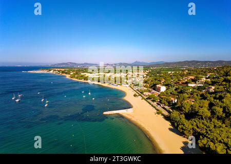 Francia, Var, Corniche des Maures, le Lavandou, porto (vista aerea) Francia, Var (83), Corniche des Maures, la Londe-les-Maures, plage de l'Argentière Foto Stock