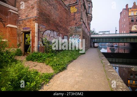 Canalside a Nottingham City, Nottinghamshire, Inghilterra, Regno Unito Foto Stock