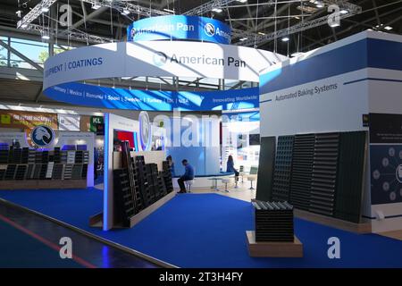 Messe München. Die Internationale Bäckereiausstellung iba, ist die führende Weltmesse für Bäckerei, Konditorei und Snacks. Foto: Messestand der American Pan Company *** Munich Trade Fair l'International Bakery Exhibition iba, è la principale fiera mondiale per prodotti da forno, dolciumi e snack Photo American Pan Company stand. Credito: Imago/Alamy Live News Foto Stock