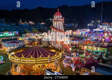 In prima serata alla Goose Fair, Nottingham Nottinghamshire, Inghilterra, Regno Unito Foto Stock