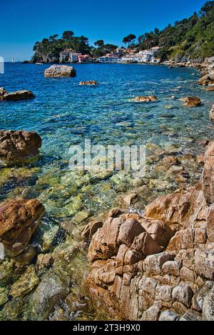 Serie di paesaggi della costa mediterranea, nel comune di Tolone (Var) nel sud della Francia. - lieu préservé et caché - conservato e nascosto Foto Stock