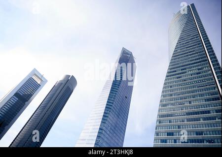 Madrid, Spagna il quartiere finanziario skyline. Foto Stock