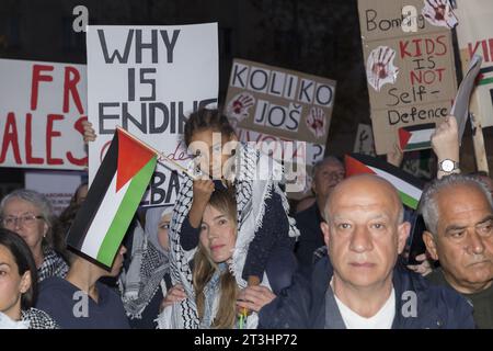 Manifestazioni a Zagabria in Croazia contro il bombardamento di Gaza Foto Stock