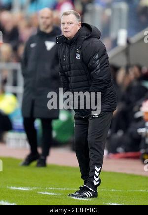 Il manager del Coventry City Mark Robins durante la partita per lo Sky Bet Championship all'AESSEAL New York Stadium di Rotherham. Data foto: Mercoledì 25 ottobre 2023. Foto Stock