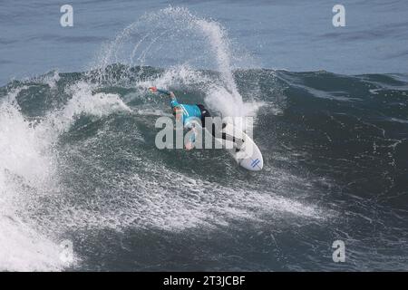 Pichilemu, Cile. 25 ottobre 2023. Lucia Indurain argentina in azione sulle qualificazioni del surf femminile durante i Giochi panamericani di Santiago 2023, al Beach Punta de Lobos Park, a Santiago il 25 ottobre. Foto: Heuler Andrey/DiaEsportivo/Alamy Live News Credit: DiaEsportivo/Alamy Live News Foto Stock