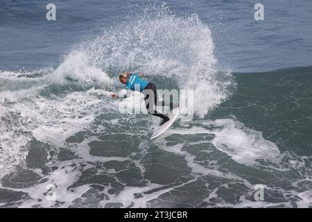 Pichilemu, Cile. 25 ottobre 2023. Lucia Indurain argentina in azione sulle qualificazioni del surf femminile durante i Giochi panamericani di Santiago 2023, al Beach Punta de Lobos Park, a Santiago il 25 ottobre. Foto: Heuler Andrey/DiaEsportivo/Alamy Live News Credit: DiaEsportivo/Alamy Live News Foto Stock