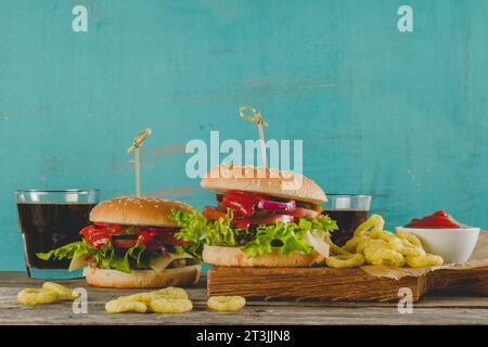 Menu fast food con gustosi anelli di cipolla Foto Stock