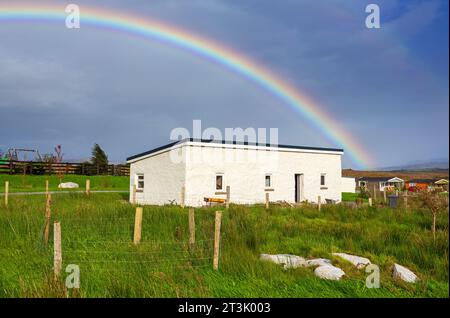 Rainbow vicino Loughderryduff, Ardara, Contea di Donegal, Irlanda Foto Stock