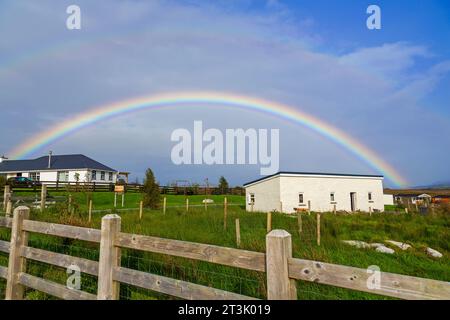 Rainbow vicino Loughderryduff, Ardara, Contea di Donegal, Irlanda Foto Stock