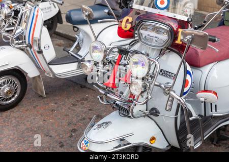 Clitheroe Lancashire, nel 2023, rally annuale di scooter della Ribble Valley, ha visto circa 500 scooter al raduno di 3 giorni, Inghilterra, Regno Unito, settembre 2023. Foto Stock