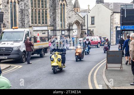 Clitheroe Lancashire, nel 2023, rally annuale di scooter della Ribble Valley, ha visto circa 500 scooter al raduno di 3 giorni, Inghilterra, Regno Unito, settembre 2023. Foto Stock