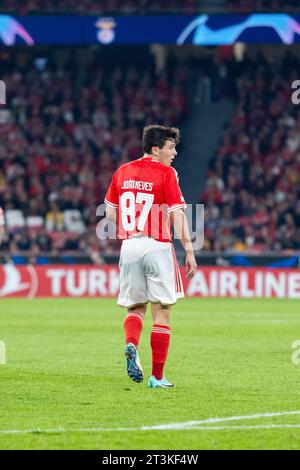 Lisbona, Portogallo. 24 ottobre 2023. João Neves del SL Benfica visto durante la partita di UEFA Champions League 2023/24 tra Benfica e Real Sociedad al Estádio do Sport Lisboa e Benfica. Punteggio finale; Benfica 0:1 Real Sociedad. Credito: SOPA Images Limited/Alamy Live News Foto Stock