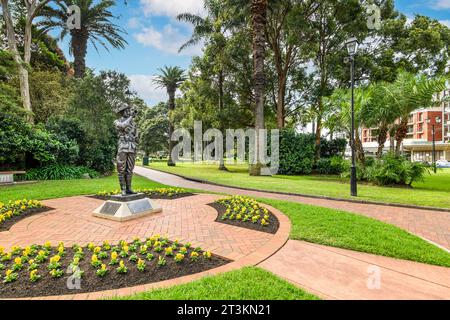 Sydney, Australia – 22 aprile 2021: Statua di un soldato ANZAC a Burwood Park, sobborgo nell'Inner West di Sydney. Foto Stock