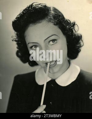 L'attrice danese Marguerite Viby nel film FRK. Kirkemus, Danimarca 1941 Foto Stock