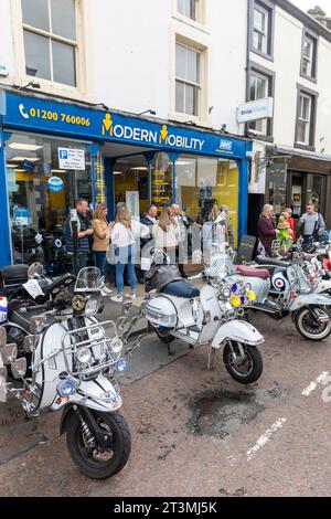 Scooter rally, il club di scooter della Ribble Valley si incontrano a Clitheroe Lancashire per un evento di rally di 3 giorni, Inghilterra, Regno Unito, settembre 2023 Foto Stock