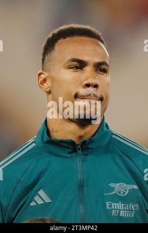 Siviglia, Spagna. 24 ottobre 2023. Gabriel (Arsenal) calcio/calcio : UEFA Champions League fase a gironi gruppo B partita tra Siviglia FC 1-2 Arsenal FC allo stadio Ramon Sanchez-Pizjuan di Siviglia, Spagna . Crediti: Mutsu Kawamori/AFLO/Alamy Live News Foto Stock