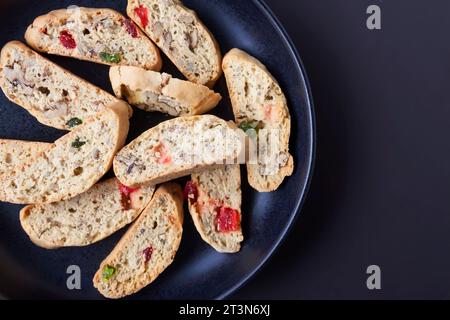 Biscotti fatti in casa o cantuccini. Dolce dessert senza glutine. Foto Stock