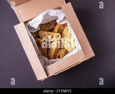 Biscotti fatti in casa o cantuccini. Dolce dessert senza glutine. Foto Stock