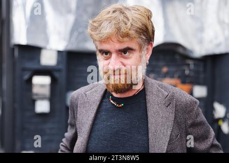 Milano, Italia. 24 ottobre 2023. Paolo Cognetti partecipa a stasera c'e Cattelan il 24 ottobre 2023 a Milano (foto di Alessandro Bremec/NurPhoto) credito: NurPhoto SRL/Alamy Live News Foto Stock