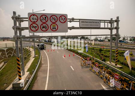 26 ottobre 2023, Chittagong, Potenga, Bangladesh Karnaphuli Tunnel, ufficialmente noto come Bangabandhu Sheikh Mujibur Rahman Tunnel, è un tunnel sottomarino Foto Stock