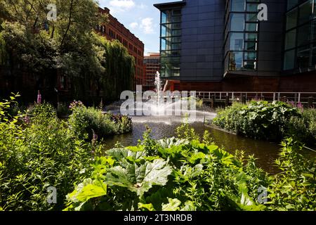 Una parte attraente del bacino di Bridgewater nel centro di Manchester, inghilterra. Foto Stock
