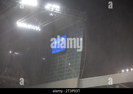 Newcastle upon Tyne, Regno Unito. 25 ottobre 2023. Tabellone segnapunti durante la partita di UEFA Champions League a St. James' Park, Newcastle upon Tyne. Il credito fotografico dovrebbe leggere: Nigel Roddis/Sportimage Credit: Sportimage Ltd/Alamy Live News Foto Stock