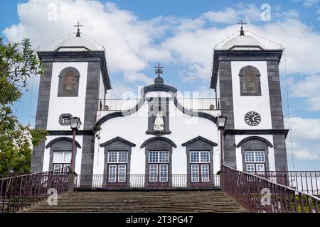 Igreja de Nossa Senhora do Monte (Chiesa di nostra Signora del Monte), rampa da Sacristia, Monte, Funchal, Madeira, Portogallo Foto Stock