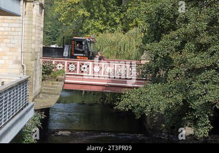 Ponte che porta St George's St sopra Hebden Water a Hebden Bridge West Yorkshire Inghilterra Foto Stock