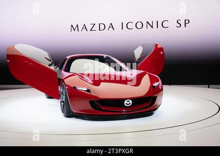 Tokyo, Giappone. 26 ottobre 2023. L'iconica concept car Mazda SP in mostra al Japan Mobility Show presso il Tokyo International Exhibition Center. (Immagine di credito: © Taidgh Barron/ZUMA Press Wire) SOLO USO EDITORIALE! Non per USO commerciale! Foto Stock