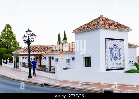 Hotel Mijas costruito secondo la tipica architettura locale. Mijas Pueblo. Mijas, Málaga, Andalusia, Spagna, Europa Foto Stock