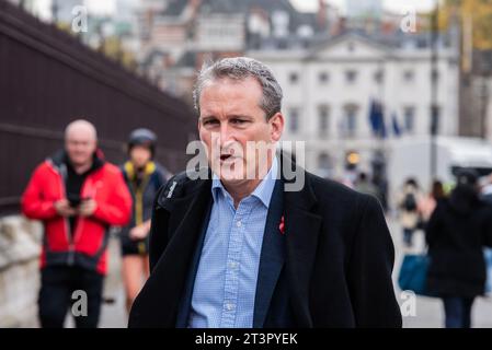 Damian cerve MP arrivando alla House of Commons per il loro ultimo giorno di dibattiti prima che il Parlamento viene sciolto in preparazione per le elezioni generali Foto Stock