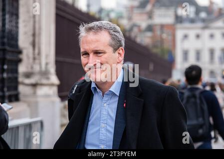 Damian cerve MP arrivando alla House of Commons per il loro ultimo giorno di dibattiti prima che il Parlamento viene sciolto in preparazione per le elezioni generali Foto Stock