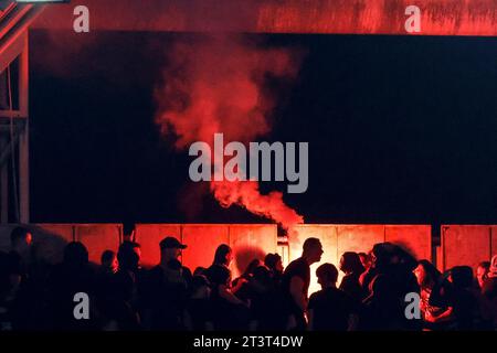 Roma, Italia. 26 ottobre 2023. I tifosi dello Slavia Praha reagiscono durante la partita di calcio del gruppo G Europa League tra Roma e Slavia Praha allo Stadio Olimpico di Roma, Italia, 26 ottobre 2023. Credito: Riccardo De Luca - Update Images/Alamy Live News Foto Stock