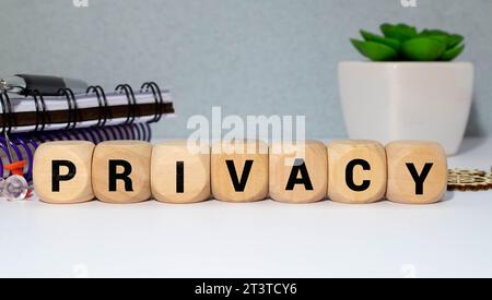 Privacy Word in Wooden Cube Foto Stock