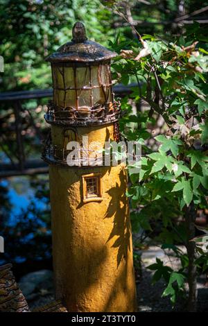 Immagine ravvicinata isolata ad alta risoluzione di un piccolo modello di faro - USA Foto Stock