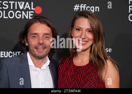 Mara BERGMANN, Moderatorin, mit Partner Alexander Alex HOFFMANN, Roter Teppich, Red Carpet Show, Ankunft, arrivo, film Festival Cologne Awards a Koeln, 26.10.2022. *** Mara BERGMANN, presentatrice, con il partner Alexander Alex HOFFMANN, Red carpet, Red carpet show, arrivo, arrivo, film Festival Cologne Awards a Colonia, 26 10 2022 crediti: Imago/Alamy Live News Foto Stock